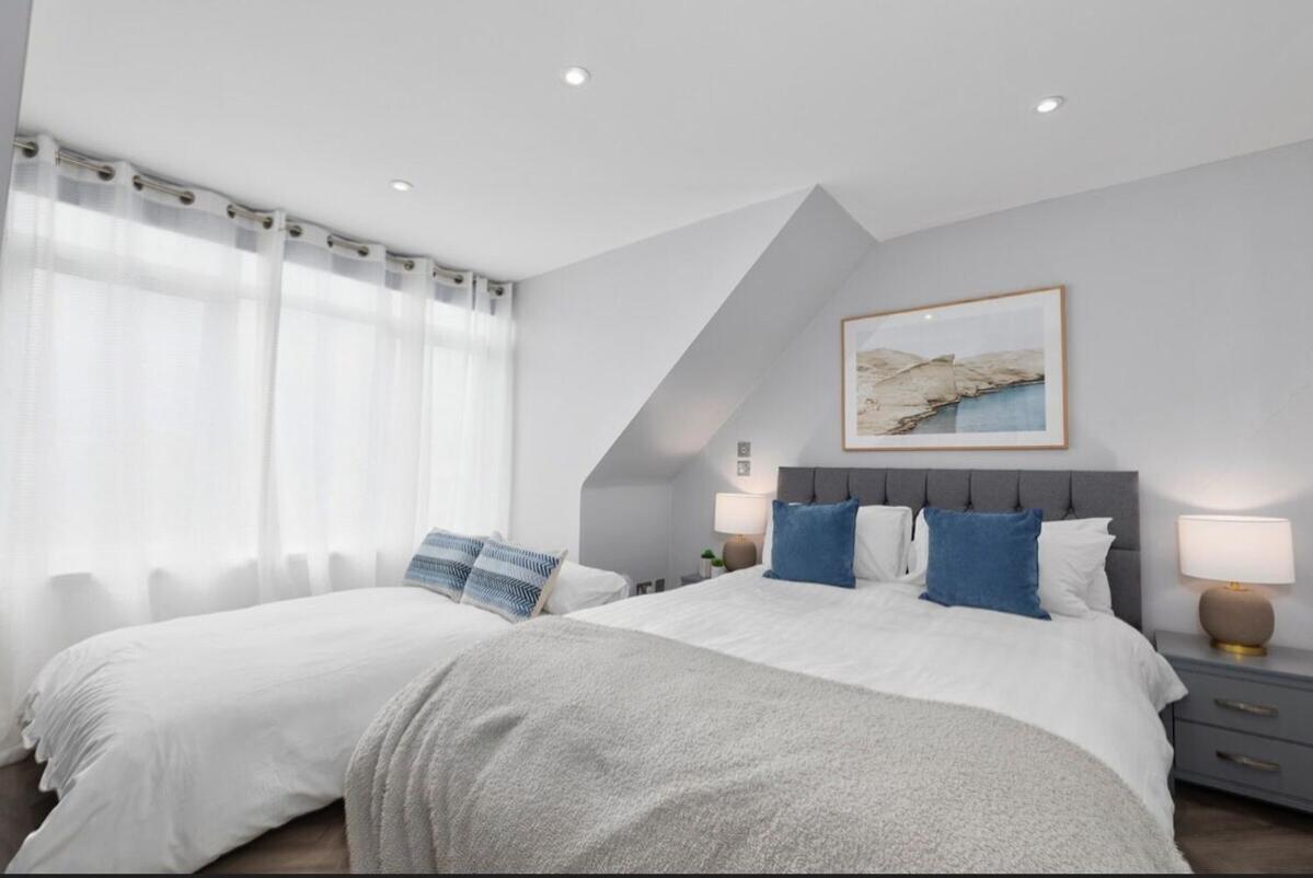 Eden House - Beach Apartments & Suites Saint Helier Room photo